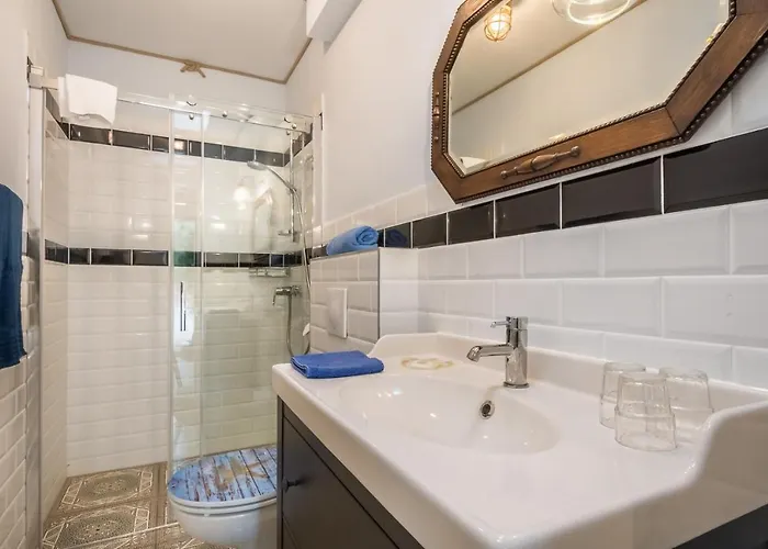 Achterkajuete شقة *